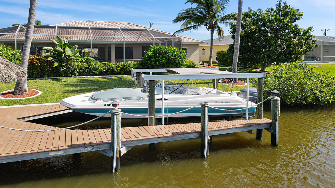 Hurricane Sundeck 237 Charter Boat Southwest Florida